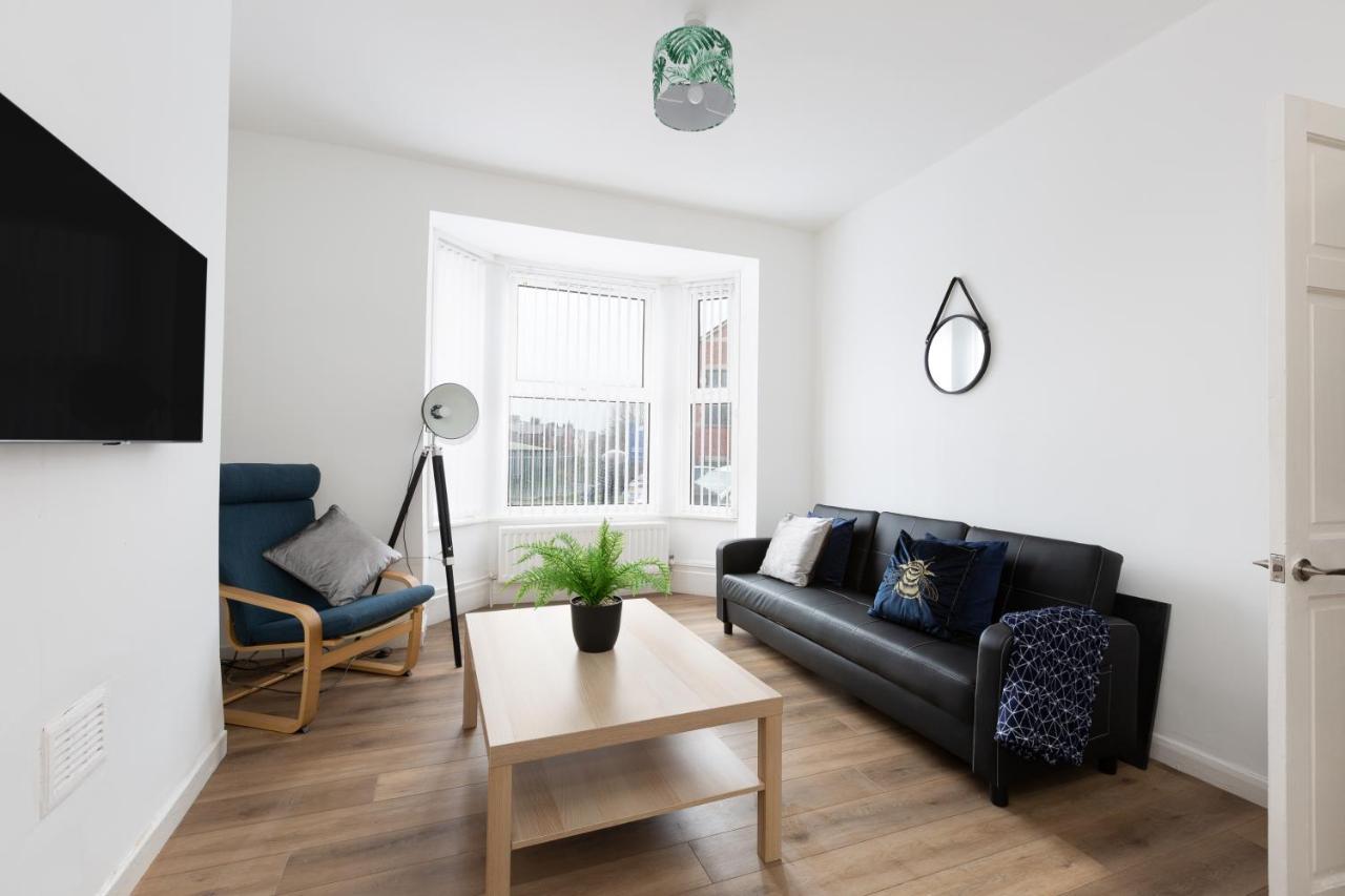 Clayton House - Spacious Home Near Etihad Stadium Manchester Exterior photo