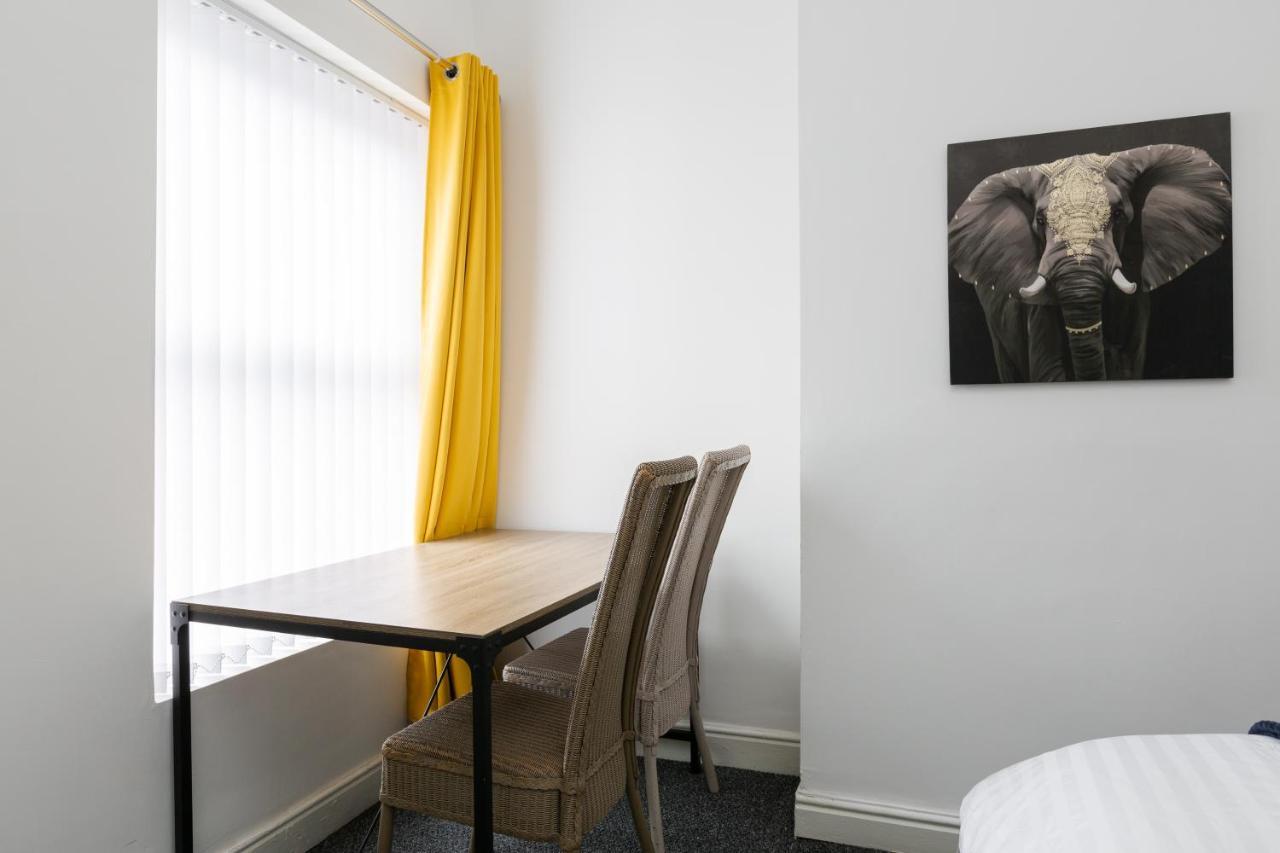 Clayton House - Spacious Home Near Etihad Stadium Manchester Exterior photo
