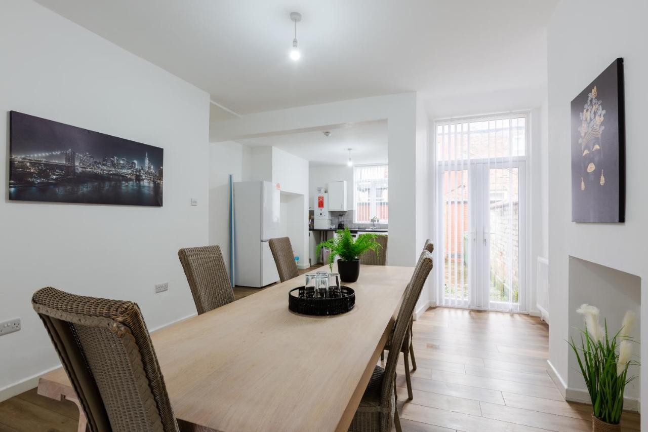 Clayton House - Spacious Home Near Etihad Stadium Manchester Exterior photo